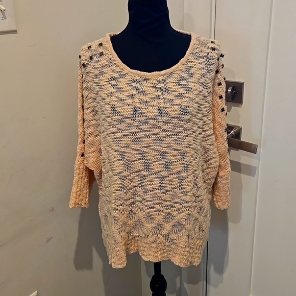 Twiggy of London Sweater! - Picture 1 of 7